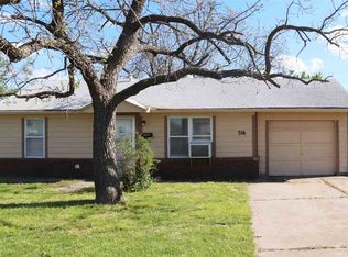 316 W Hartford Ave, Ponca City, OK 74601