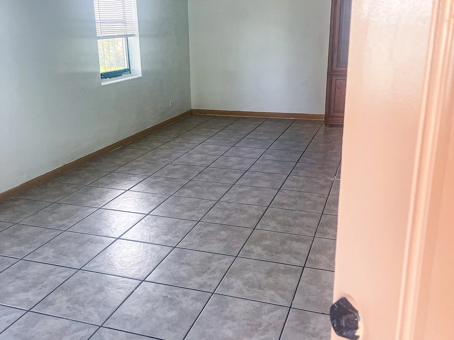 3 bed, 1400 sqft, $2,500 — Photo 4