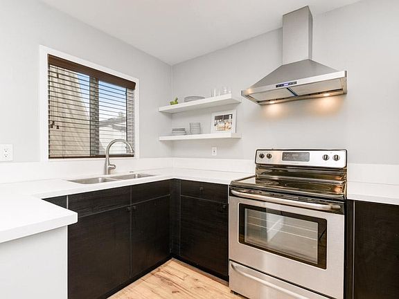 3rd image of 8023 Caminito De Pizza Unit H