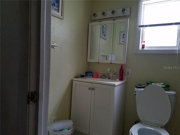 5th image of 432 N Normandale Ave