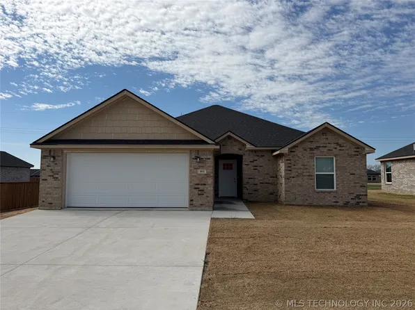 3033 Secretariat St, Durant, OK 74701