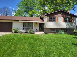 1427 Aberdeen Ln, New Haven, IN 46774