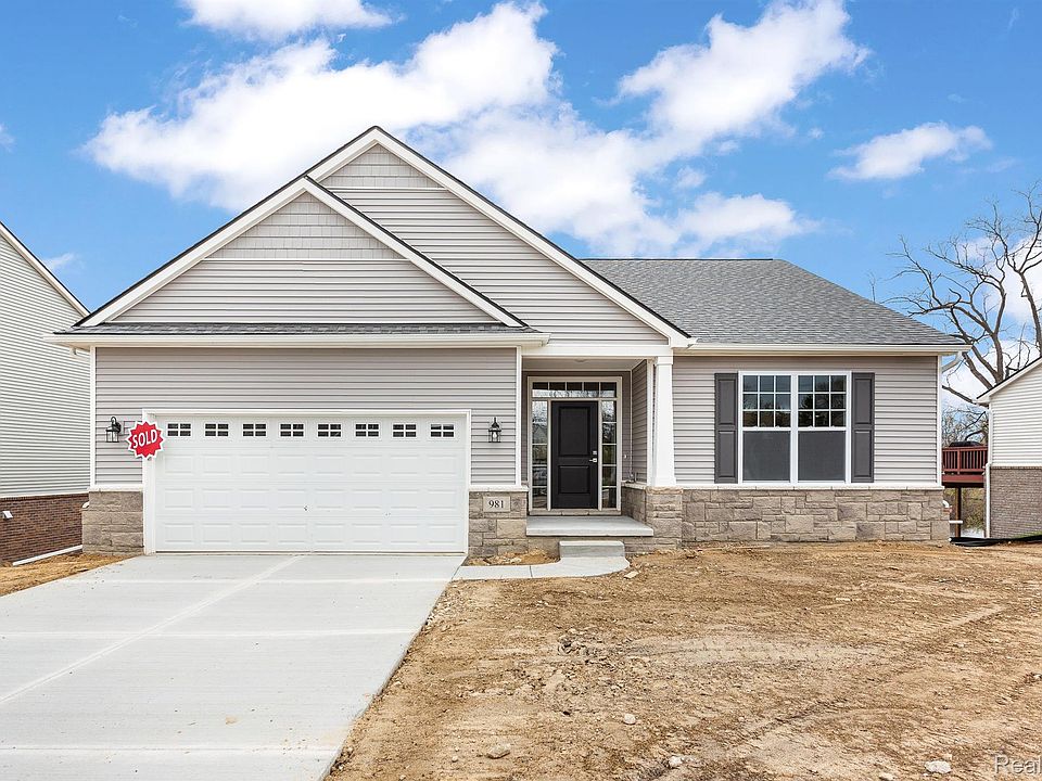 1st image of 903 Preserve Ln