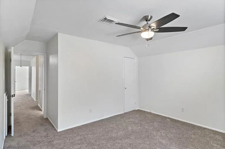 7019 Oak Bough Dr — Photo 5