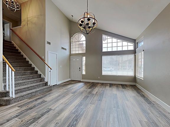 3rd image of 988 Hickory Ct #1