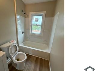 796 London Rd #4, Cleveland, OH 44110