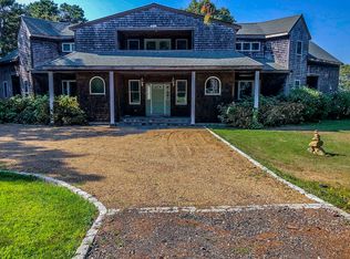 267 Barnes Rd, Oak Bluffs, MA 02557