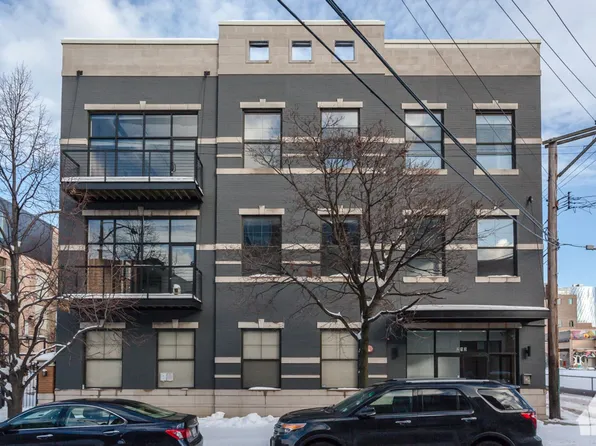 213 N Racine Ave #102, Chicago, IL 60607