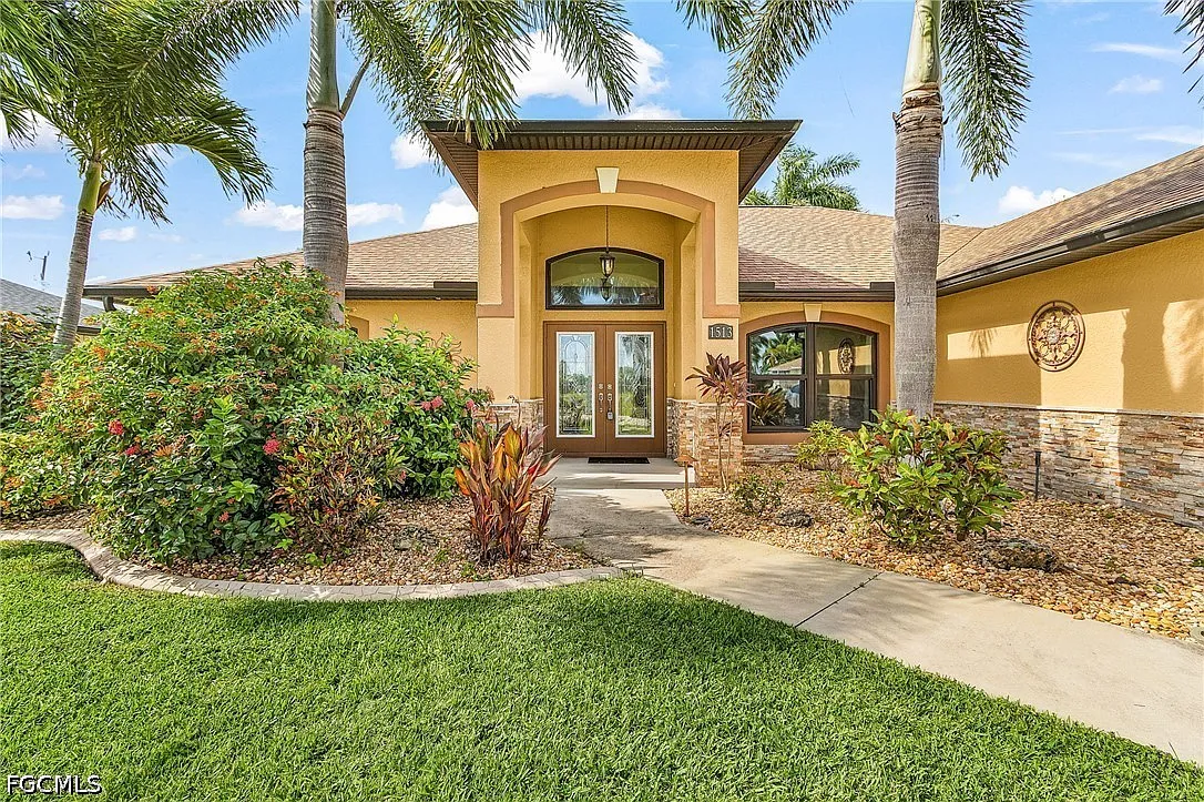 3 bed, 2.0 bath, 1737 sqft, $4,850 — Photo 3