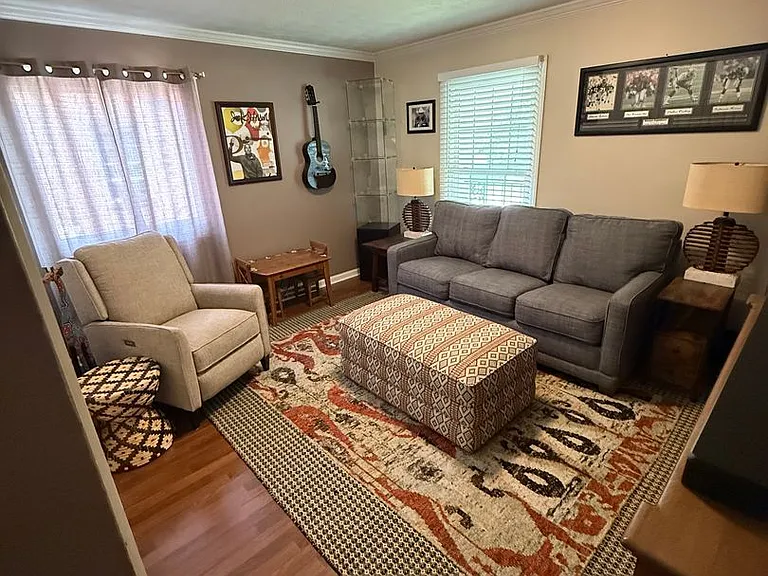 5240-5242 Old Oxford Ln — Photo 15