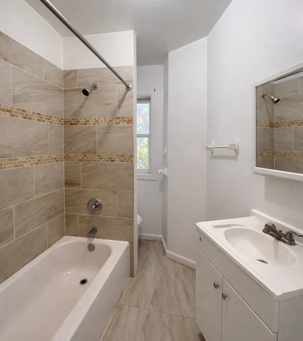2 bed, 1200 sqft, $1,395 — Photo 2