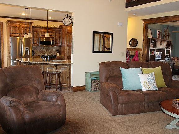 5th image of 15280 Linden Ct