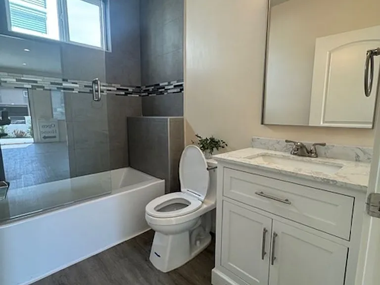 5014 Kester Ave — Photo 9