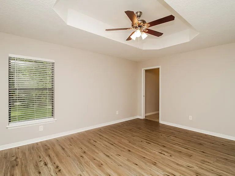 348 Ashton Woods Ln — Photo 9