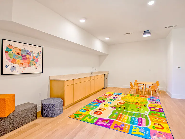 Loma Vista Lofts — Photo 30