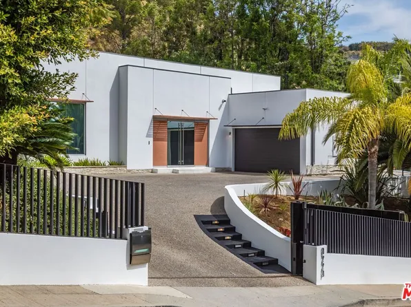 9229 Robin Dr, Los Angeles, CA 90069