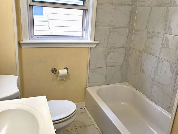 4th image of 118 Chad Brown St #3