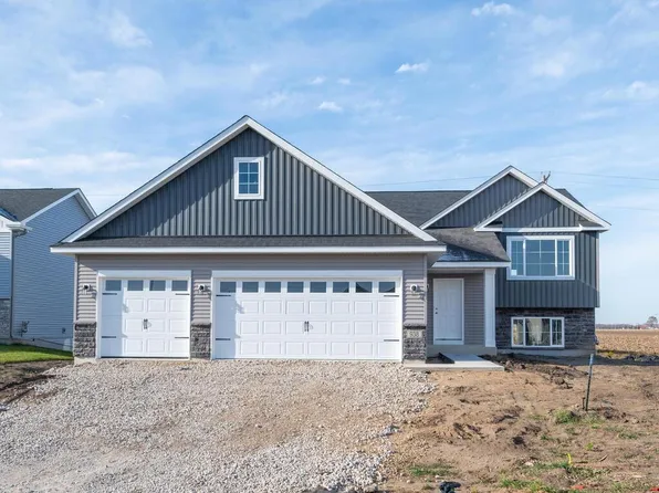 938 Prestwick Dr, Belle Plaine, MN 56011