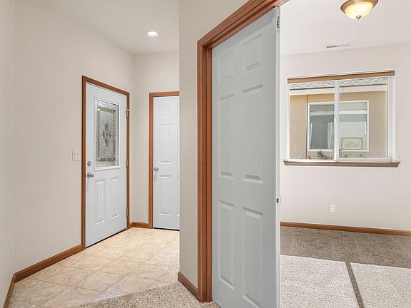 4th image of 3583 Waterford St