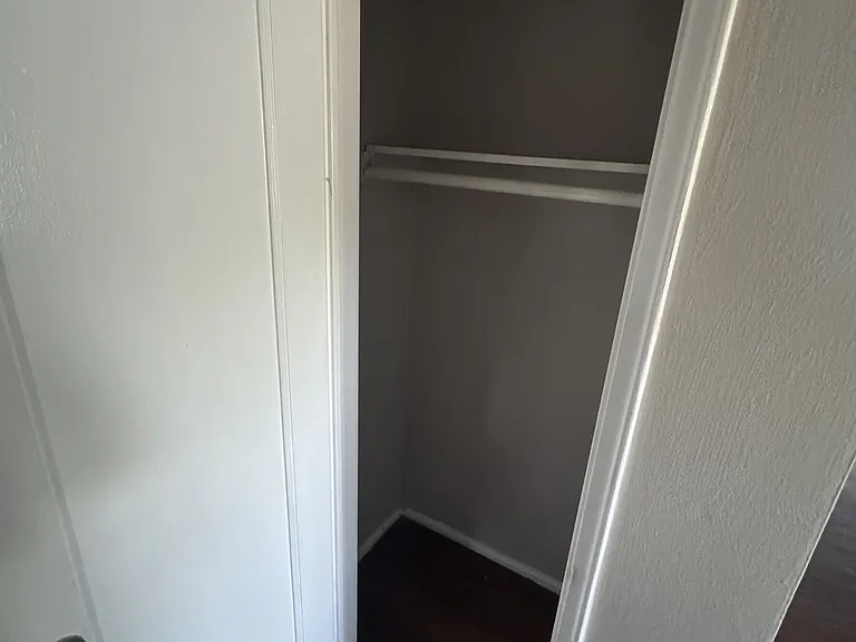 6625 Thurston Ave — Photo 6