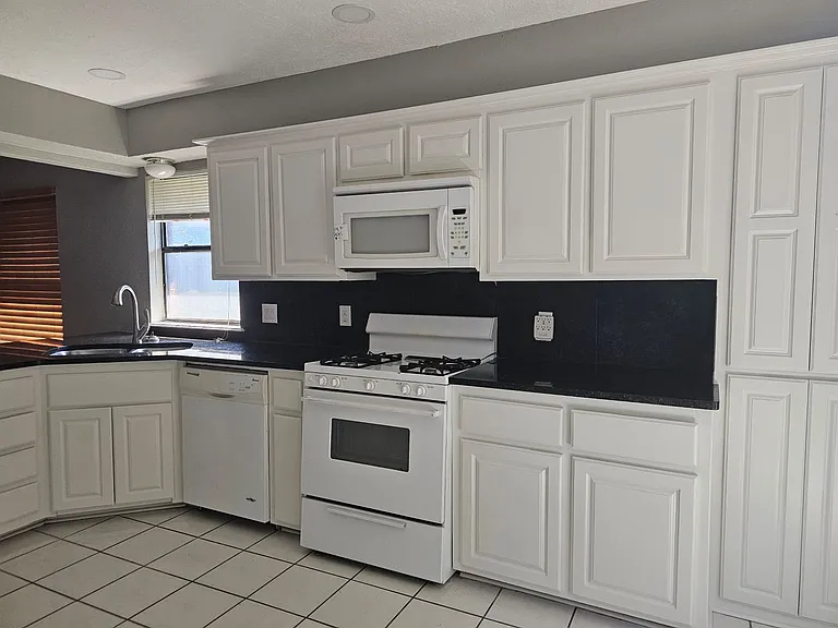 14304 S Brent Dr — Photo 4