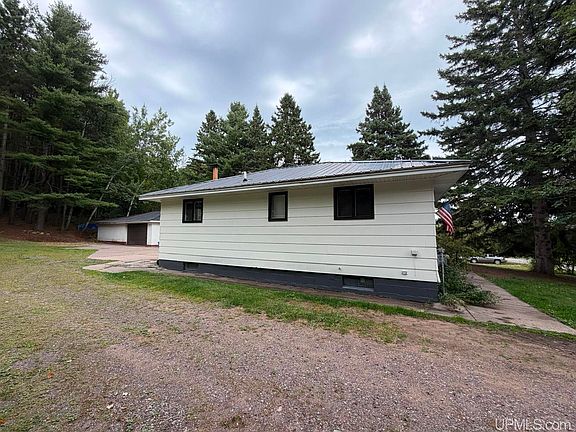 4th image of 1404 Pioneer Rd