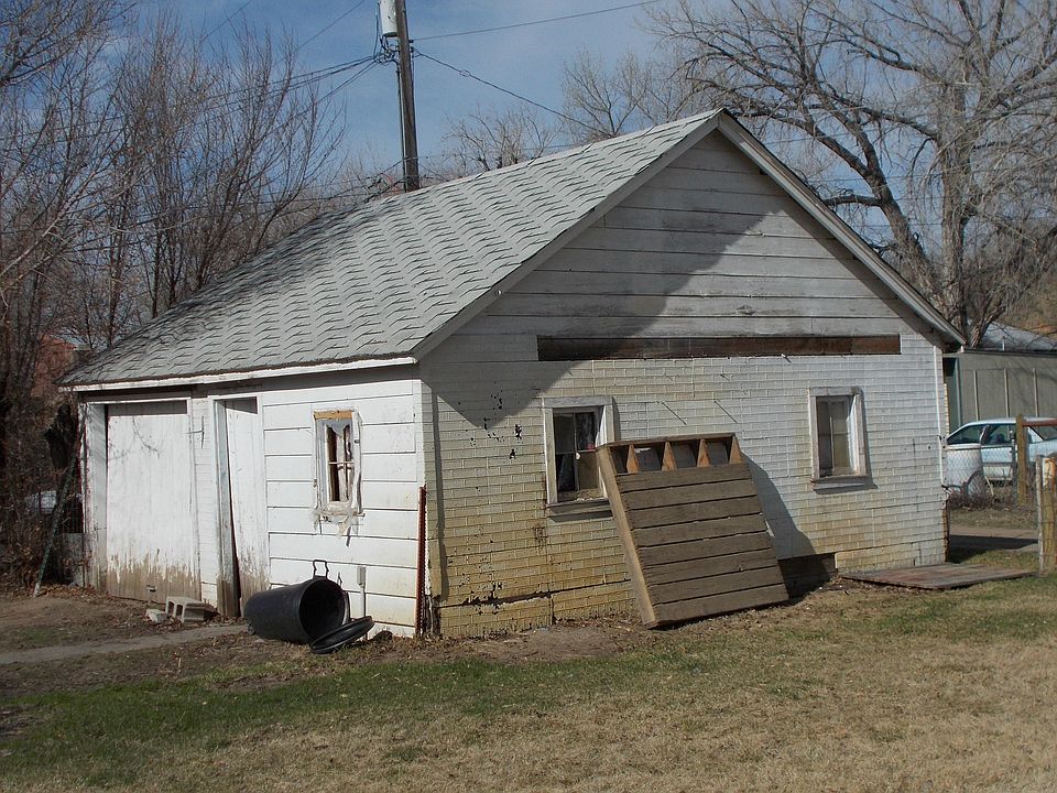 2nd image of 843 5th Street North