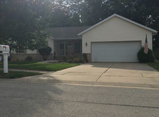 1099 Willowbrook Dr, Springfield, IL 62711