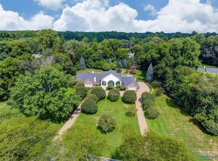 3026 Valley View Dr, Toledo, OH 43615