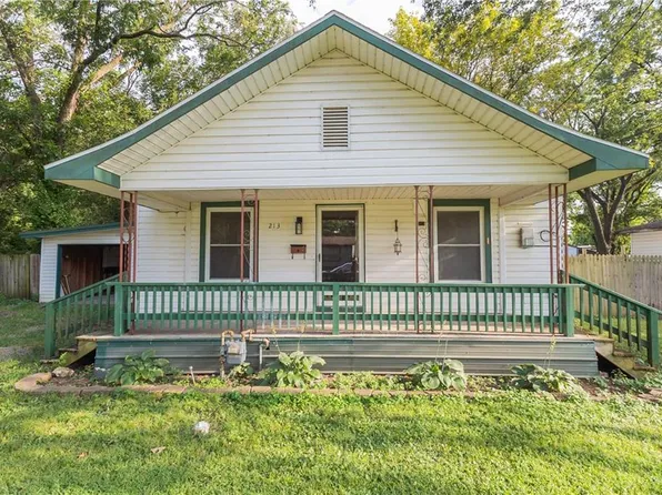 213 W 7th St, Cherryvale, KS 67335