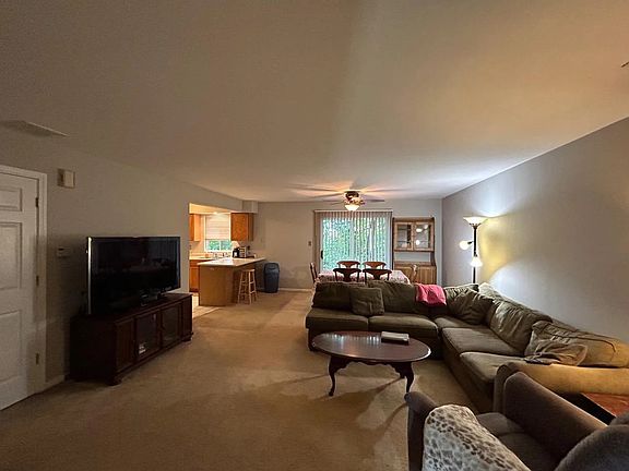 4th image of 114 Beacon Dr #114