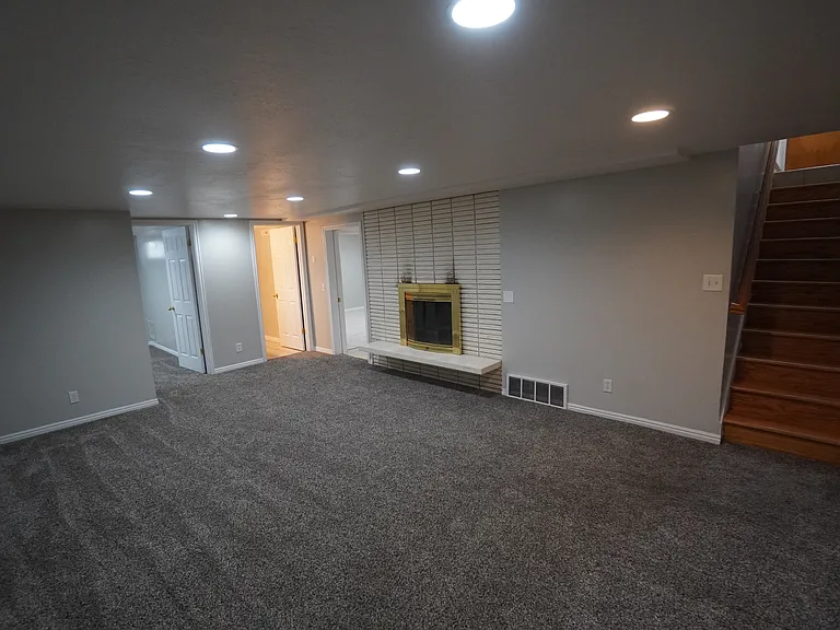 4402 Jefferson Ave — Photo 17
