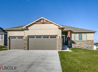 6530 Cavvy Rd, Lincoln, NE 68516