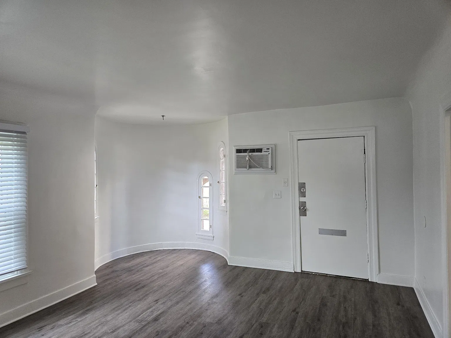 2 bed, 700 sqft, $2,195 — Photo 4
