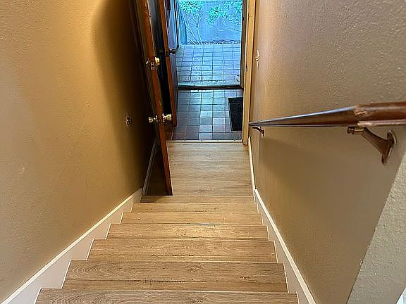 3rd image of 735 Live Oak Ave #B