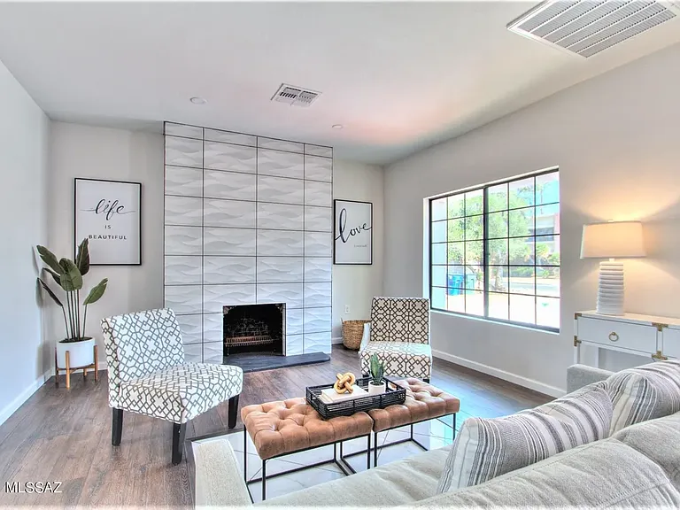 3916 E Camino De La Colina — Photo 2