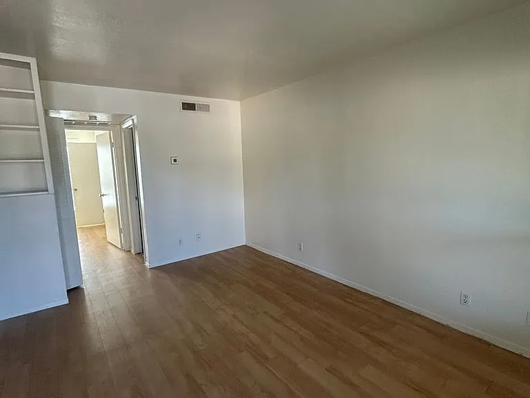 Oak Park Apartments — Photo 30