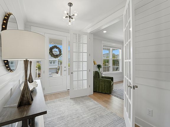 5th image of 1625 Farmers Way