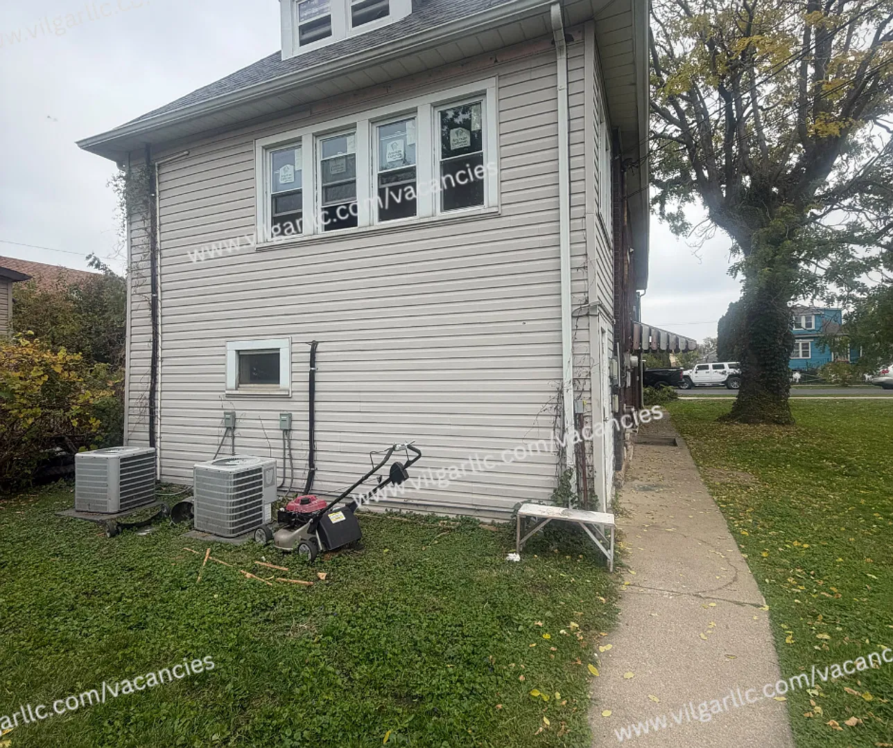 4324 Clark Ave — Photo 3