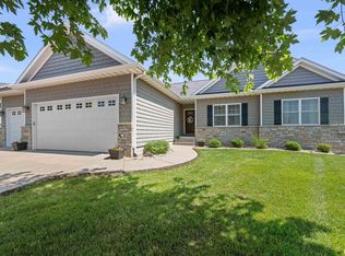 4860 59th Ave, Bettendorf, IA 52722