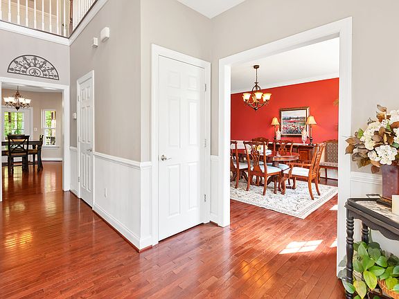 4th image of 22892 S Pembrook Dr