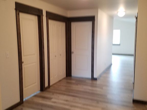 2nd image of 1502 Oakwood Dr