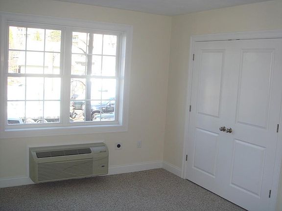 4th image of 109 California Ave APT 104