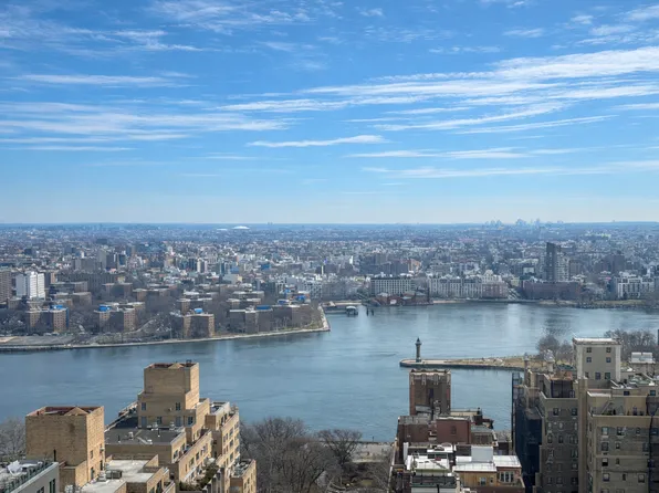 444 East 86th Street image 1 of 5