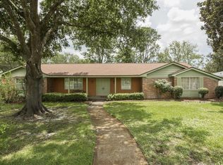 8493 Royal Lakes Dr, Jacksonville, FL 32256