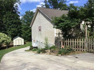 273 Cove Cir, Caryville, TN 37714