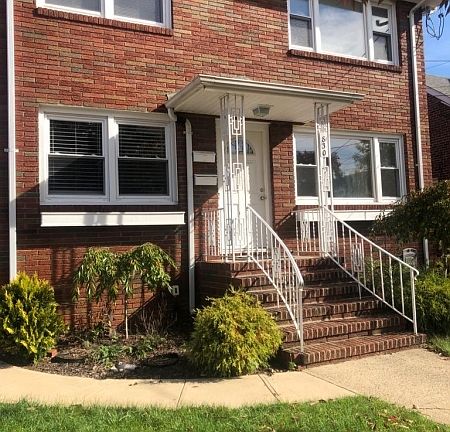 3rd image of 830 Seymour Ave