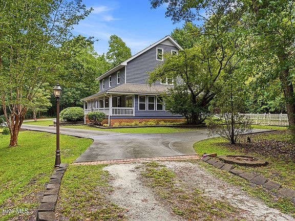 4th image of 305 Grovediere Lane