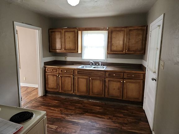 2nd image of 2513 7th St