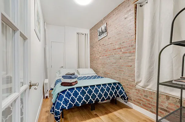 Rented by R New York | media 18